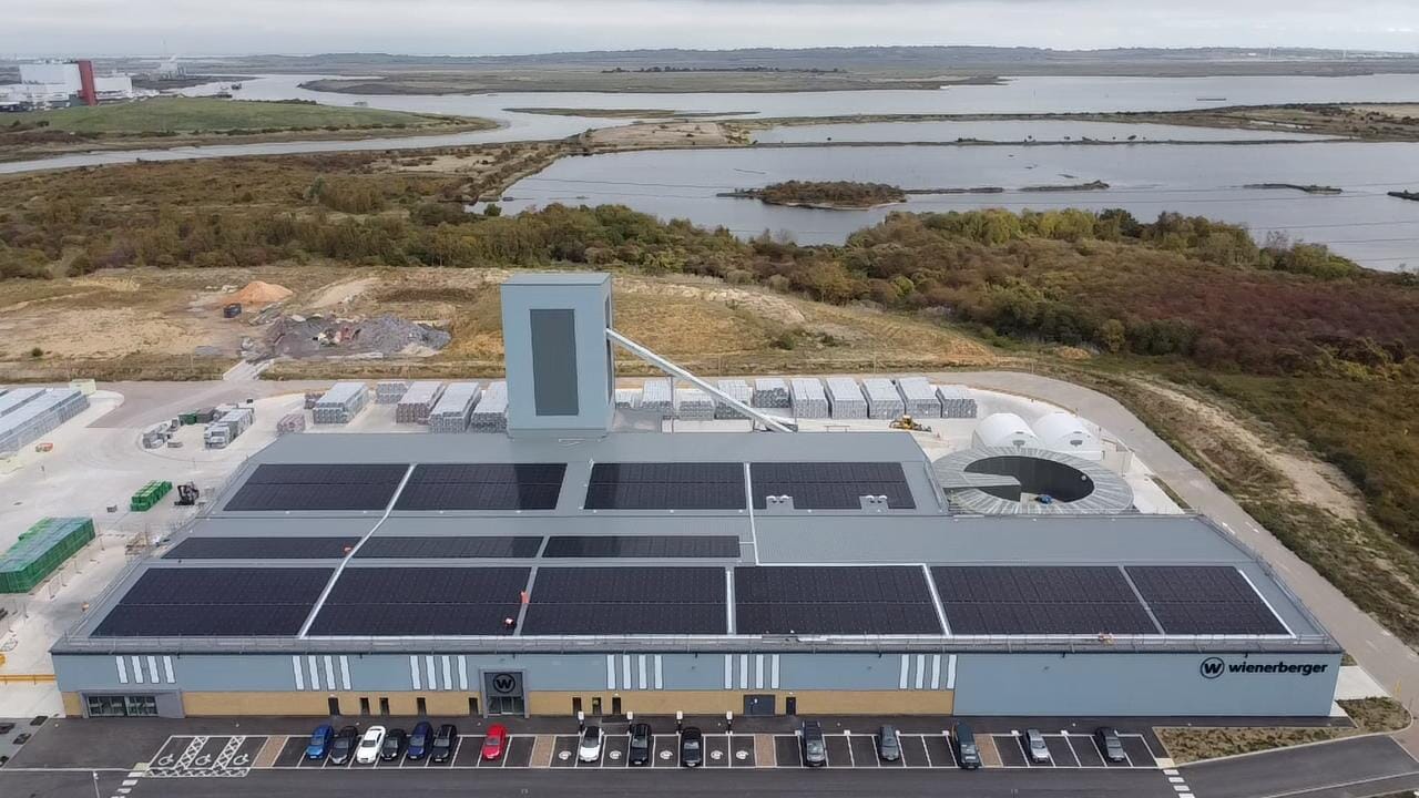 Commercial rooftop solar fully funded by ADE